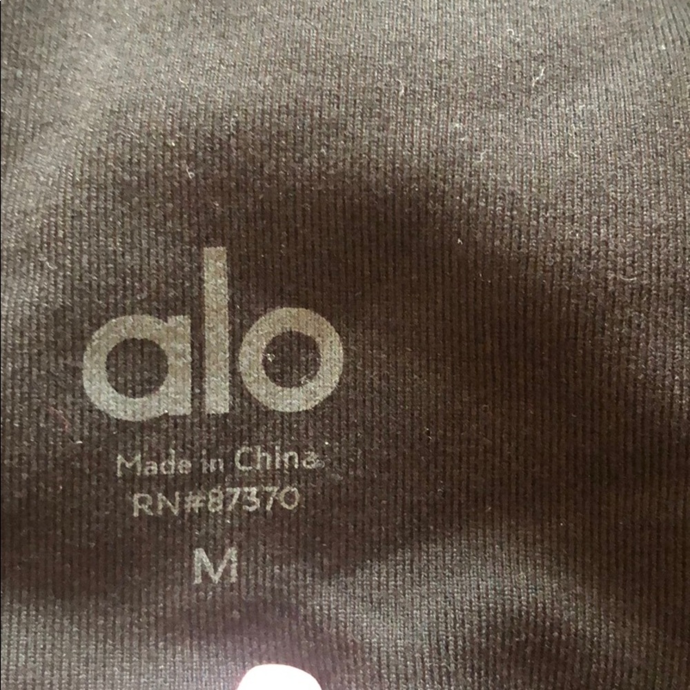 Alo yoga 🧘‍♀️ ❤️ - Picture 6 of 6